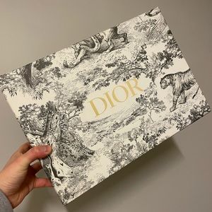 Dior box
